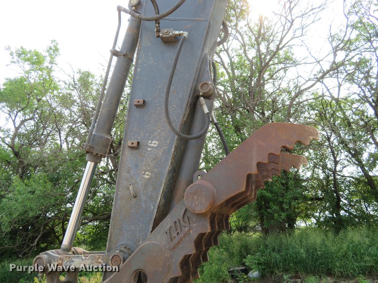 image for item DD7054 2012 John Deere 200D LC excavator