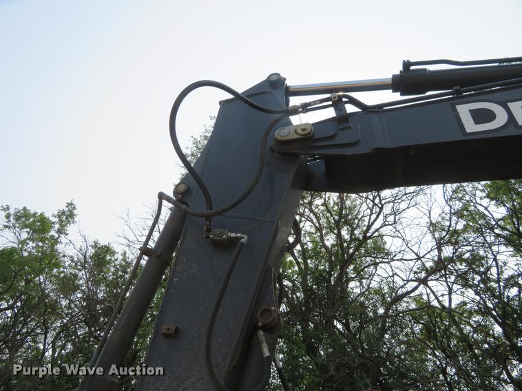 image for item DD7054 2012 John Deere 200D LC excavator
