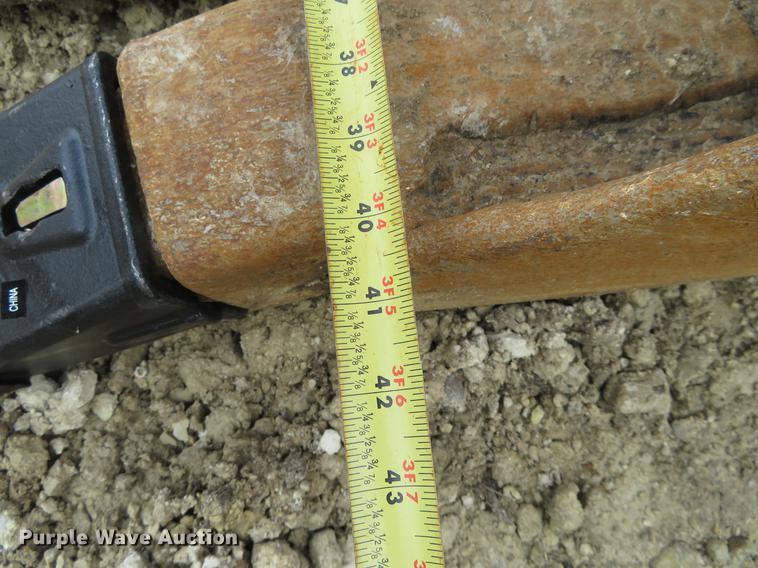 image for item DD7054 2012 John Deere 200D LC excavator