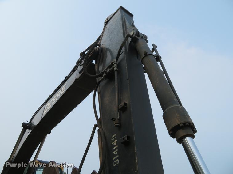 image for item DD7054 2012 John Deere 200D LC excavator