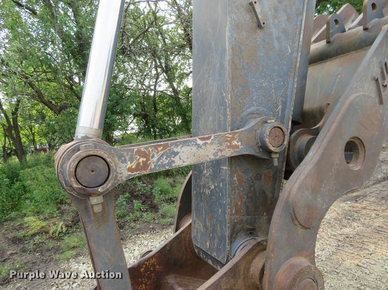 image for item DD7054 2012 John Deere 200D LC excavator