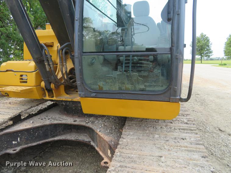 image for item DD7054 2012 John Deere 200D LC excavator