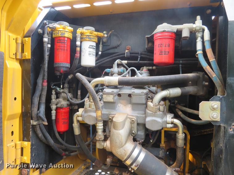 image for item DD7054 2012 John Deere 200D LC excavator