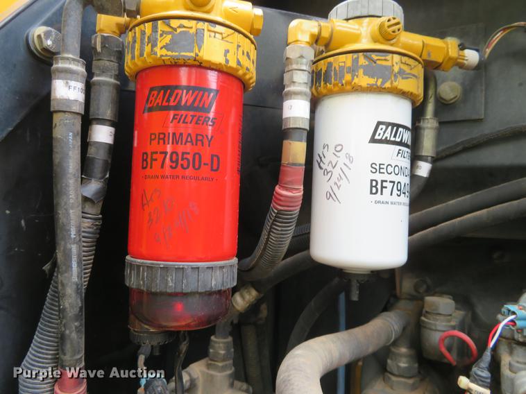 image for item DD7054 2012 John Deere 200D LC excavator