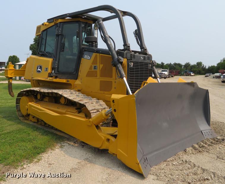 image for item DD7055 2013 John Deere 850K dozer