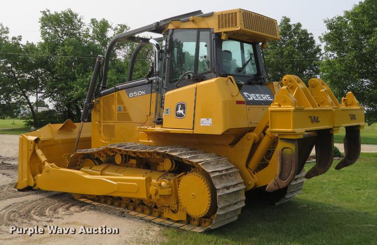 image for item DD7055 2013 John Deere 850K dozer