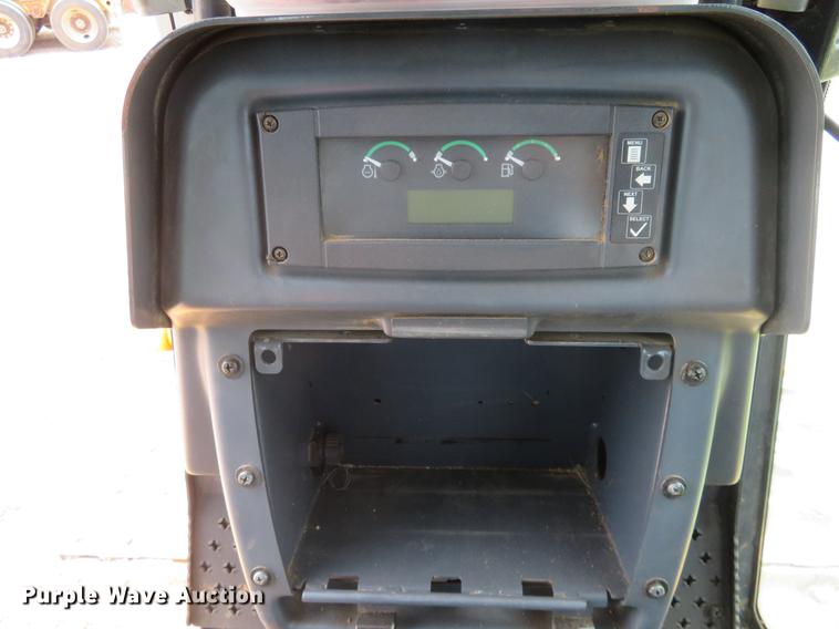 image for item DD7055 2013 John Deere 850K dozer