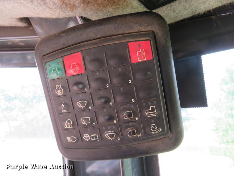 image for item DD7055 2013 John Deere 850K dozer