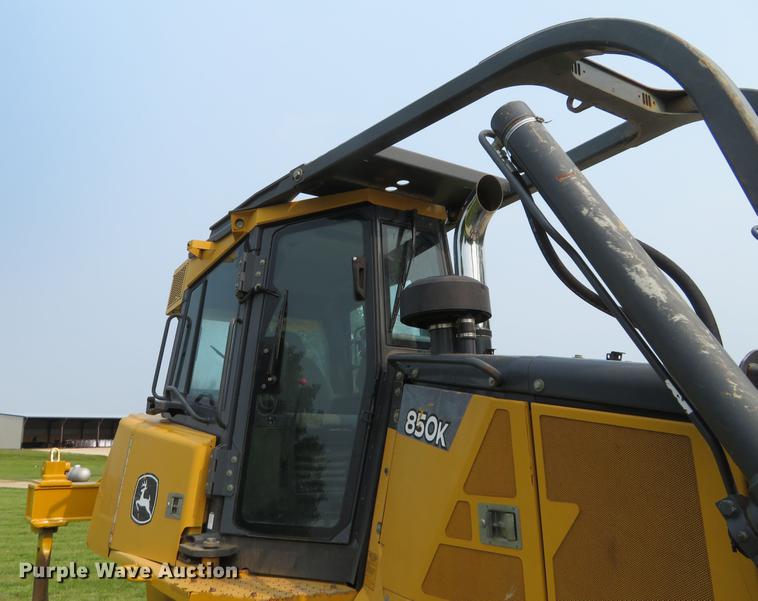 image for item DD7055 2013 John Deere 850K dozer