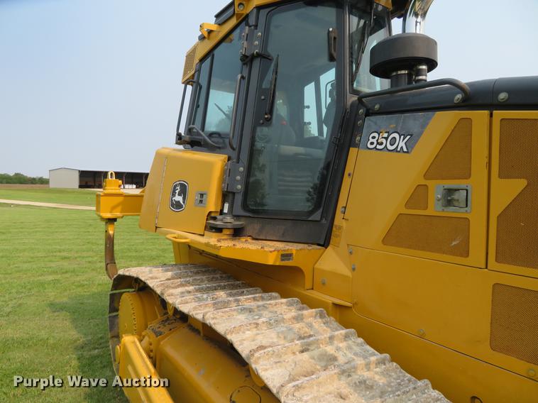 image for item DD7055 2013 John Deere 850K dozer