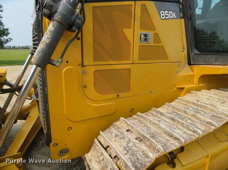 image for item DD7055 2013 John Deere 850K dozer