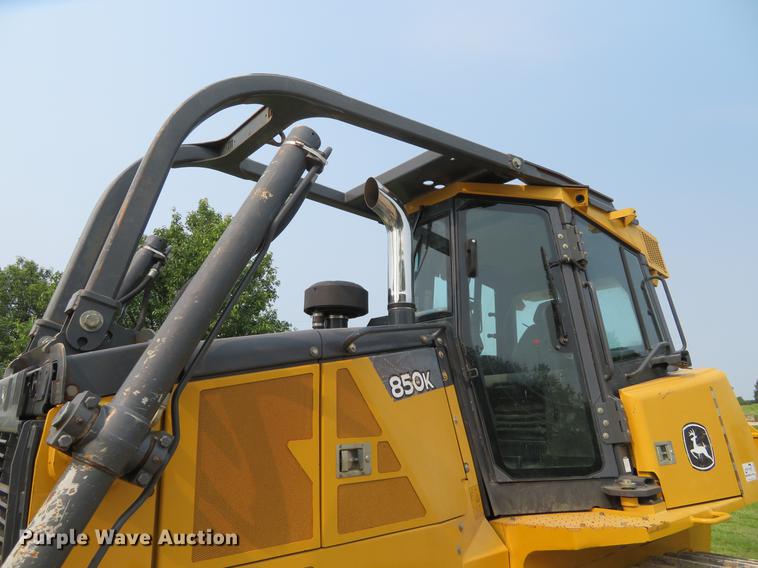 image for item DD7055 2013 John Deere 850K dozer