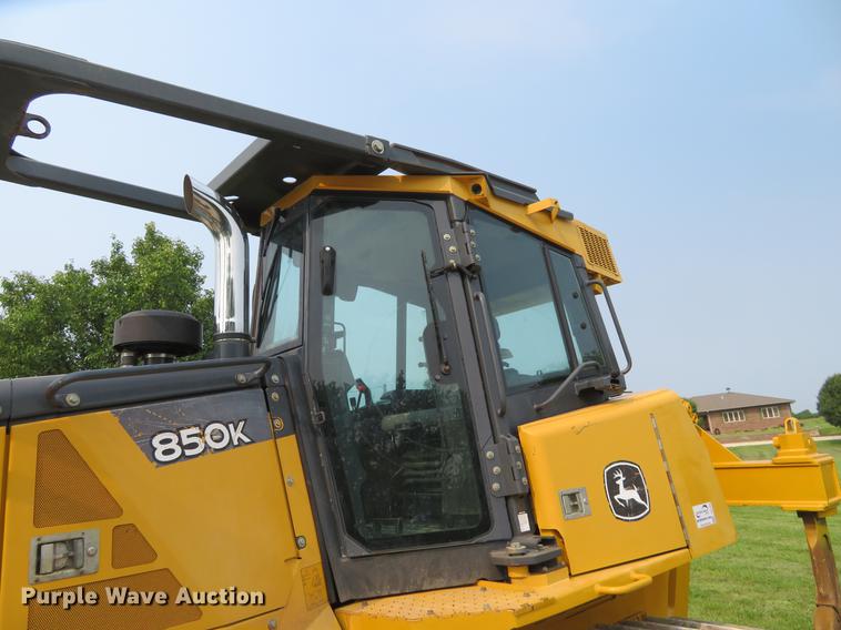 image for item DD7055 2013 John Deere 850K dozer