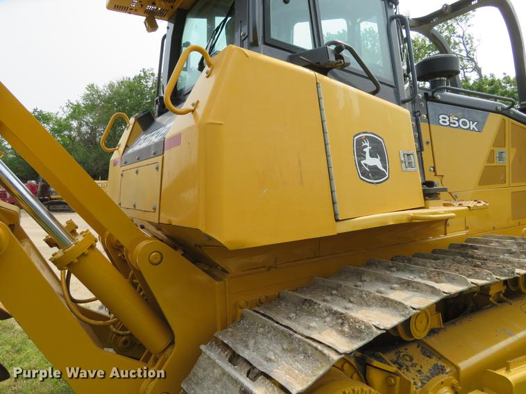 image for item DD7055 2013 John Deere 850K dozer