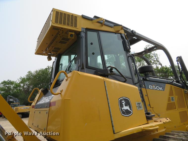 image for item DD7055 2013 John Deere 850K dozer