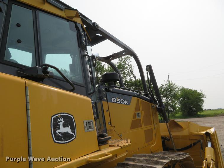 image for item DD7055 2013 John Deere 850K dozer