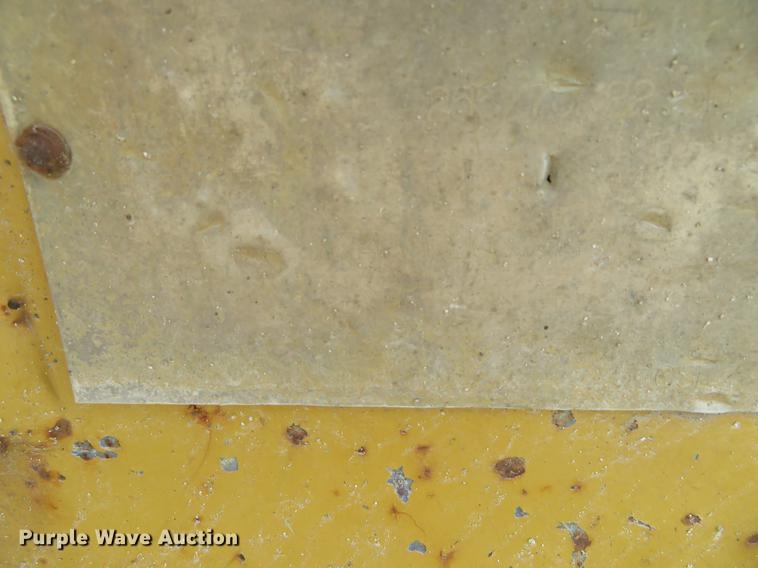 image for item DD7056 1998 Eager Beaver 50GSL lowboy equipment trailer