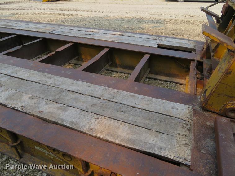 image for item DD7056 1998 Eager Beaver 50GSL lowboy equipment trailer