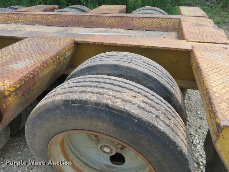 image for item DD7056 1998 Eager Beaver 50GSL lowboy equipment trailer