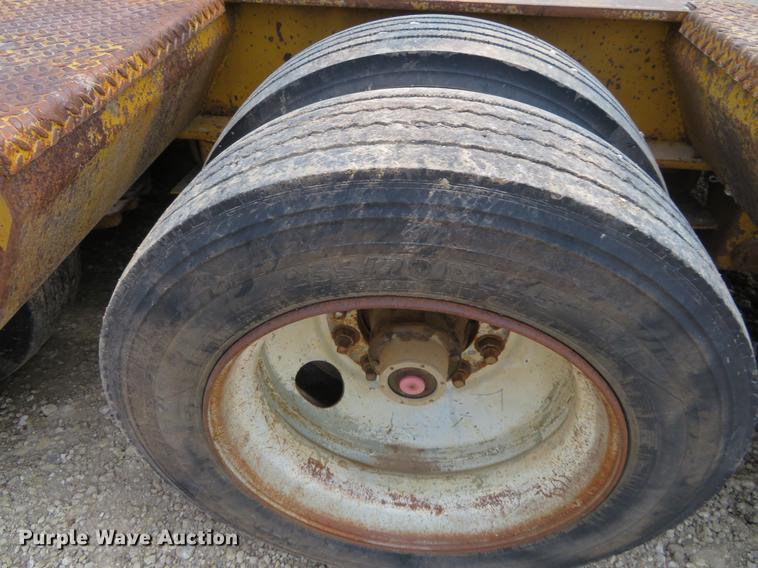 image for item DD7056 1998 Eager Beaver 50GSL lowboy equipment trailer