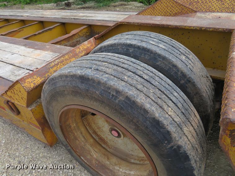 image for item DD7056 1998 Eager Beaver 50GSL lowboy equipment trailer