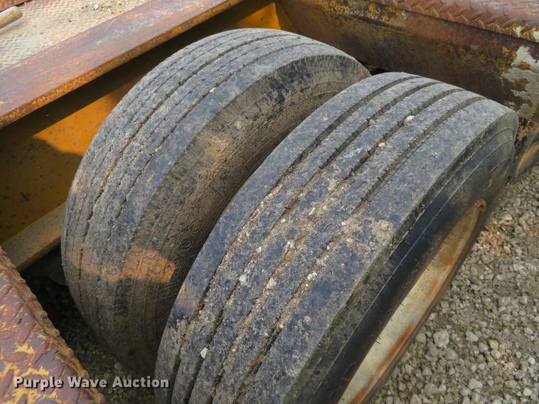 image for item DD7056 1998 Eager Beaver 50GSL lowboy equipment trailer