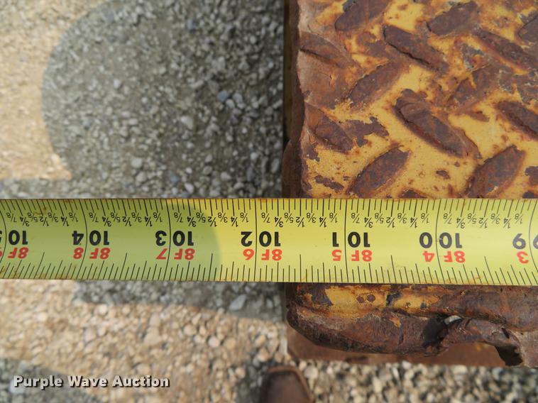 image for item DD7056 1998 Eager Beaver 50GSL lowboy equipment trailer