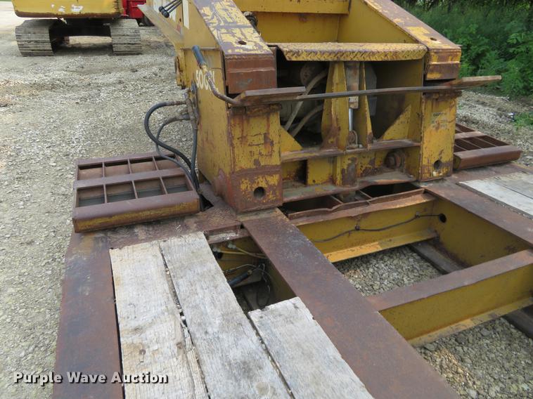 image for item DD7056 1998 Eager Beaver 50GSL lowboy equipment trailer