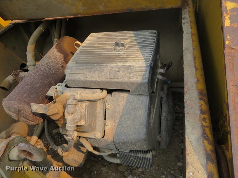 image for item DD7056 1998 Eager Beaver 50GSL lowboy equipment trailer