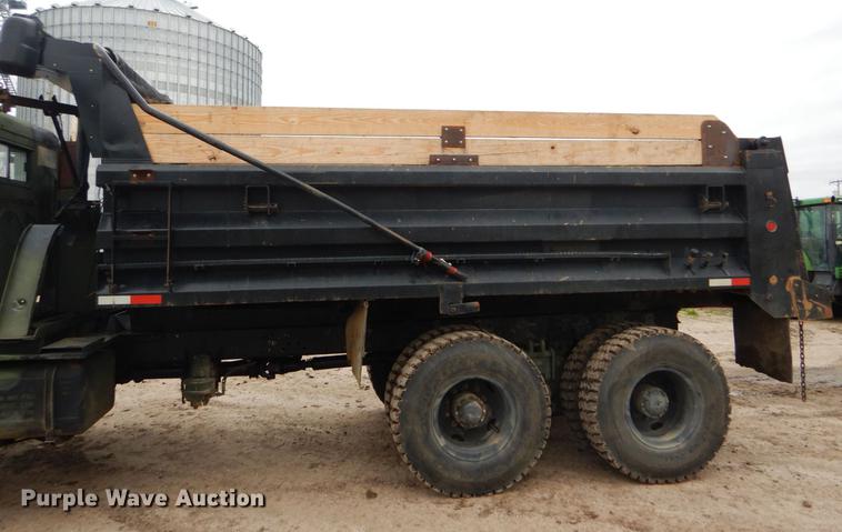 image for item DE1274 1984 Am General M931A2 dump truck