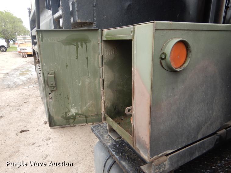 image for item DE1274 1984 Am General M931A2 dump truck