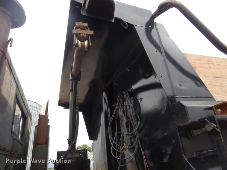 image for item DE1274 1984 Am General M931A2 dump truck