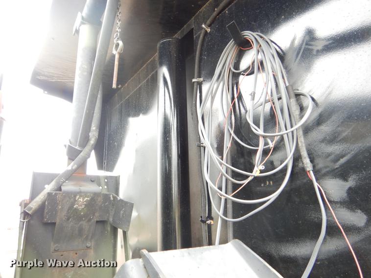 image for item DE1274 1984 Am General M931A2 dump truck