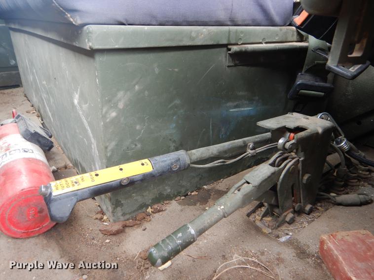 image for item DE1274 1984 Am General M931A2 dump truck