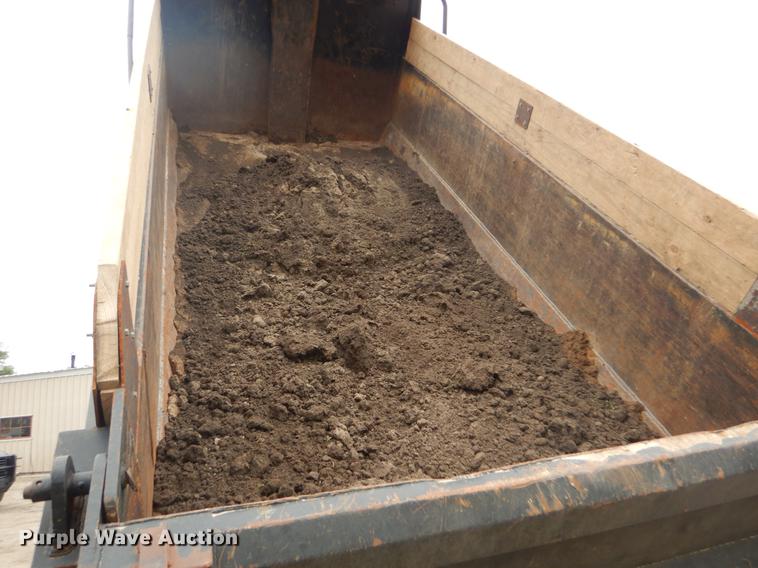 image for item DE1274 1984 Am General M931A2 dump truck