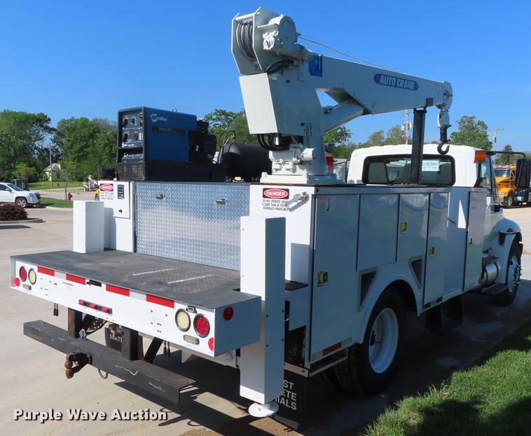 image for item DE3537 2013 International DuraStar 4300 service truck with crane