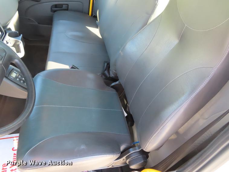 image for item DE3537 2013 International DuraStar 4300 service truck with crane