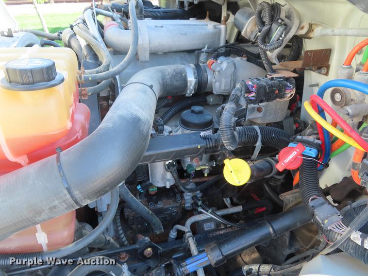 image for item DE3537 2013 International DuraStar 4300 service truck with crane