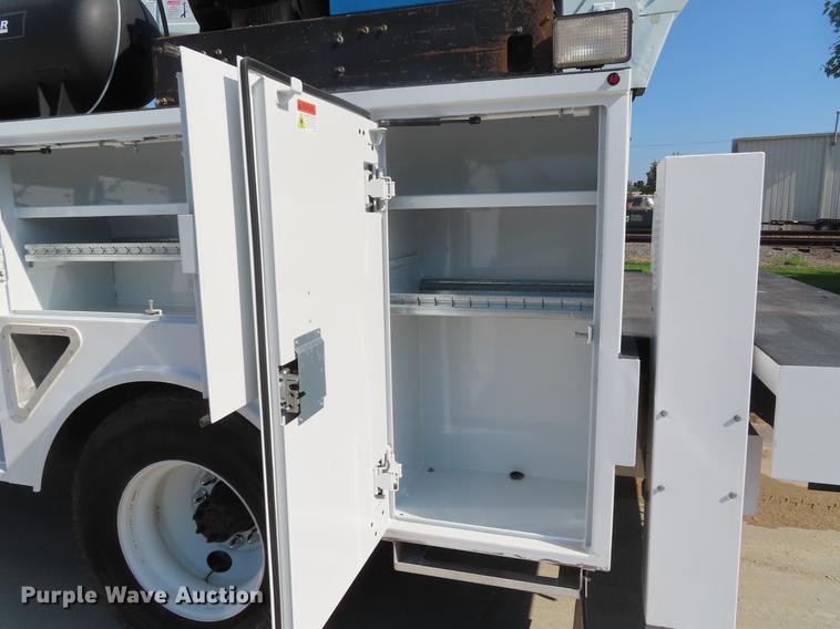 image for item DE3537 2013 International DuraStar 4300 service truck with crane