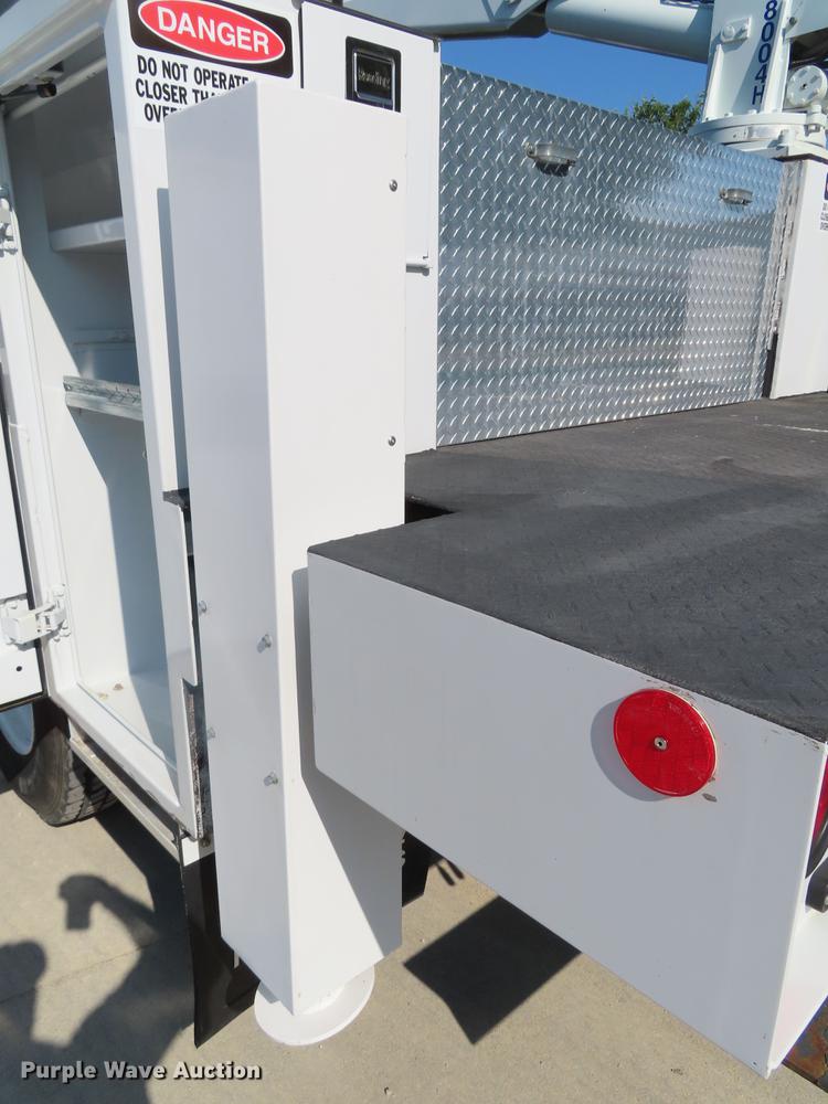 image for item DE3537 2013 International DuraStar 4300 service truck with crane