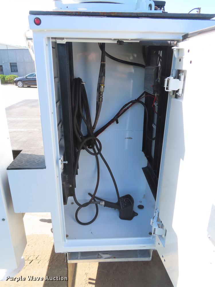 image for item DE3537 2013 International DuraStar 4300 service truck with crane