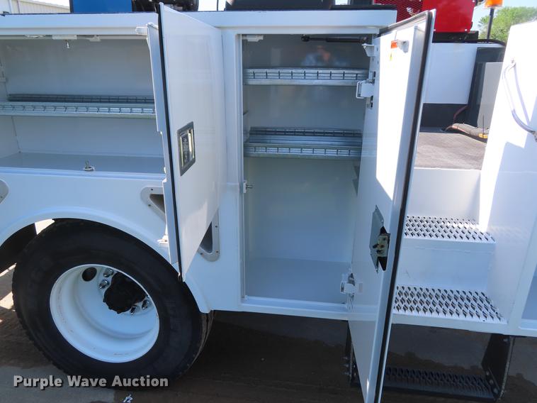 image for item DE3537 2013 International DuraStar 4300 service truck with crane