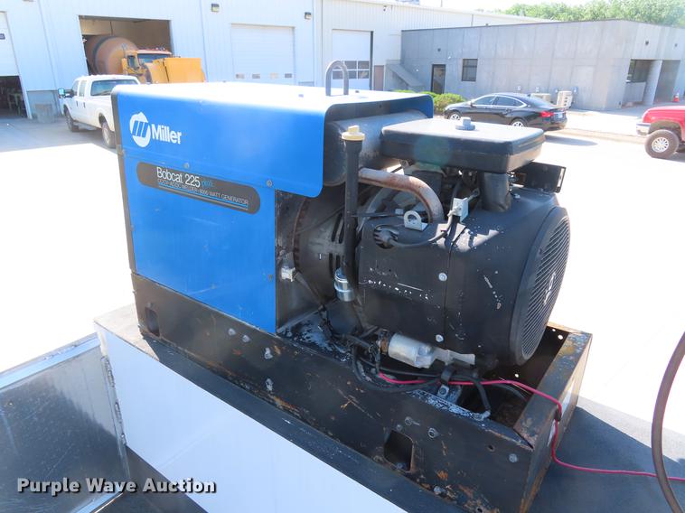 image for item DE3537 2013 International DuraStar 4300 service truck with crane