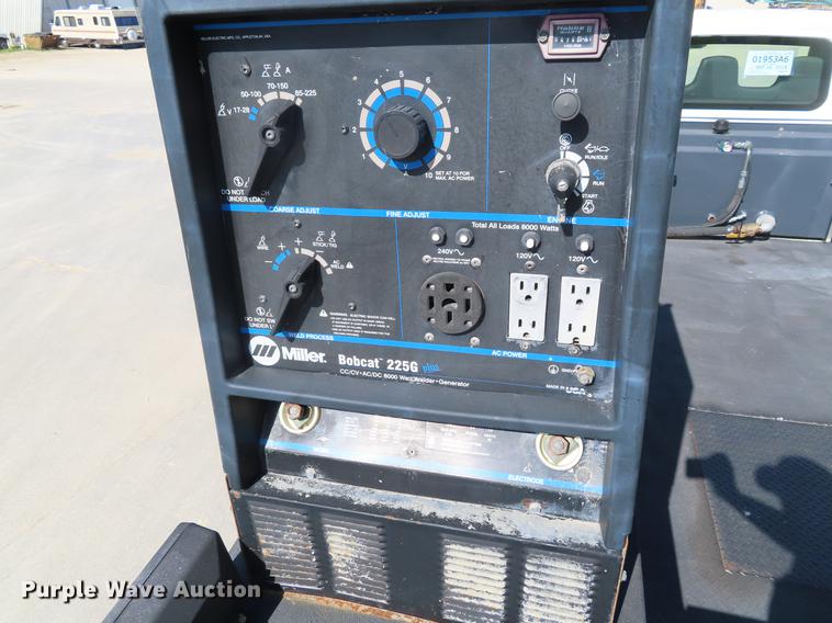 image for item DE3537 2013 International DuraStar 4300 service truck with crane