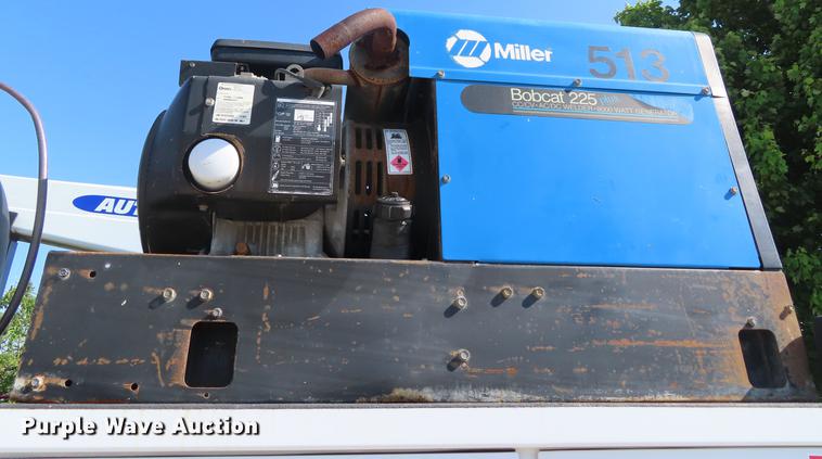 image for item DE3537 2013 International DuraStar 4300 service truck with crane