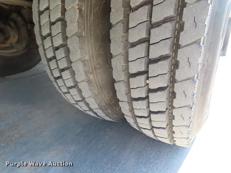 image for item DE3537 2013 International DuraStar 4300 service truck with crane