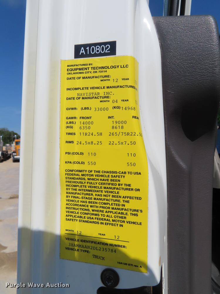 image for item DE3537 2013 International DuraStar 4300 service truck with crane