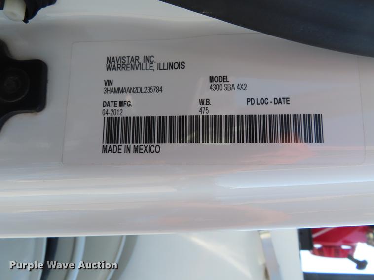 image for item DE3537 2013 International DuraStar 4300 service truck with crane