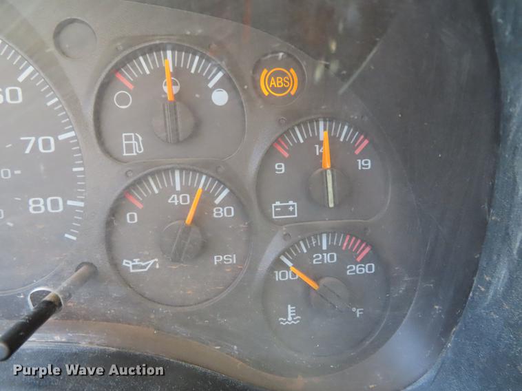 image for item DE3543 2004 Chevrolet C7500 tank truck