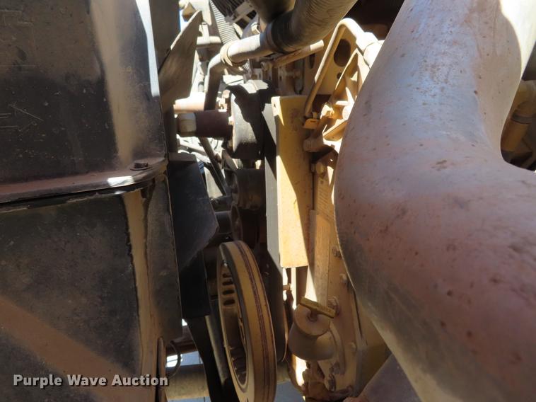 image for item DE3543 2004 Chevrolet C7500 tank truck